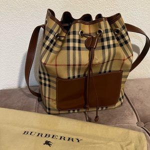 Beautiful Burberry haymarket drawstring bucket bag